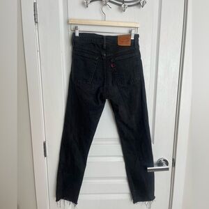 LEVI STRAIGHT LEG DENIM